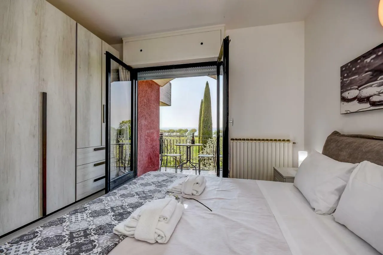 Holiday Sirmione Apartments 0*,